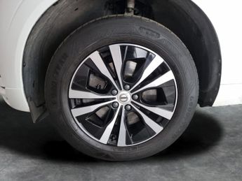 Volvo XC60 2.0 B4 MHEV Momentum AWD (197 ps) - LEATHER-FACED - CHARCOAL