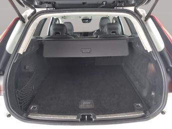 Volvo XC60 2.0 B4 MHEV Momentum AWD (197 ps) - LEATHER-FACED - CHARCOAL