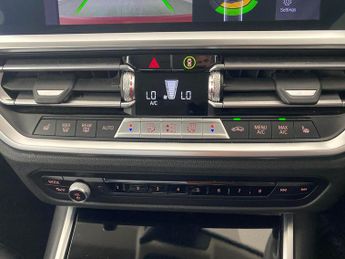 BMW 3 Series 2.0 330e 12kWh Sport Pro Plug-in (292 ps) - PERFORMANCE CONTROL