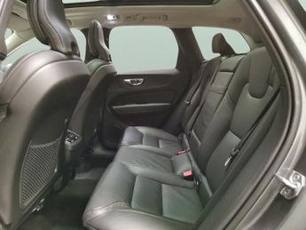 Volvo XC60 2.0 B5 MHEV Inscription Pro AWD (235 ps) - LAMINATED SIDE AND RE