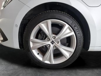 Seat Leon 1.4 eHybrid 12.8kWh FR Plug-in DSG (204 ps) - 17IN ALLOYS - CLIM
