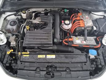 Seat Leon 1.4 eHybrid 12.8kWh FR Plug-in DSG (204 ps) - 17IN ALLOYS - CLIM