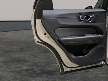 Volvo XC60 2.0 B5 MHEV R-Design Pro AWD (235 ps) - SUNBLINDS - SURROUND VIE