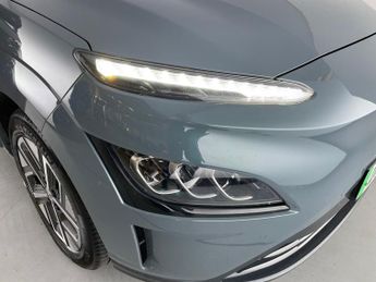Hyundai Kona 64kWh Premium (10.5kW Charger) (204 ps) - LED - REVERSE CAM - NA