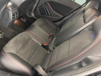 Mercedes-Benz A Class 2.1 A200d AMG Line (Premium) 7G-DCT (136 ps) - CRUISE - PADDLE S