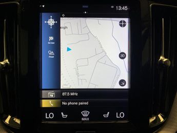 Volvo XC60 2.0 B5 MHEV R-Design Pro AWD (235 ps) - SUNBLINDS - SURROUND VIE