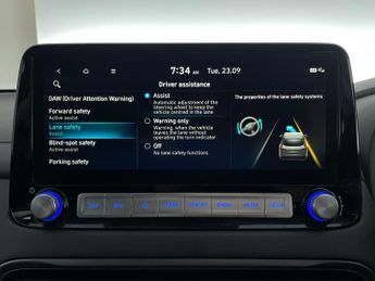 Hyundai Kona 64kWh Premium (10.5kW Charger) (204 ps) - LED - REVERSE CAM - NA