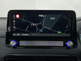 Hyundai Kona 64kWh Premium (10.5kW Charger) (204 ps) - LED - REVERSE CAM - NA
