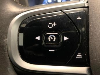 Volvo XC60 2.0 B5 MHEV R-Design Pro AWD (235 ps) - SUNBLINDS - SURROUND VIE