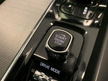 Volvo XC60 2.0 B5 MHEV R-Design Pro AWD (235 ps) - SUNBLINDS - SURROUND VIE