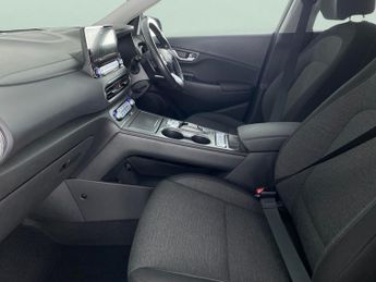 Hyundai Kona 64kWh Premium (10.5kW Charger) (204 ps) - LED - REVERSE CAM - NA