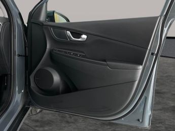 Hyundai Kona 64kWh Premium (10.5kW Charger) (204 ps) - LED - REVERSE CAM - NA