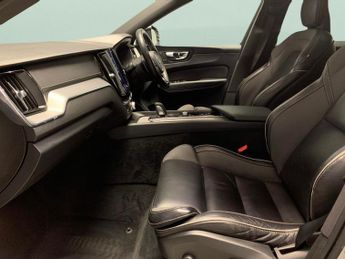 Volvo XC60 2.0 B5 MHEV R-Design Pro AWD (235 ps) - SUNBLINDS - SURROUND VIE