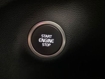Volvo XC40 2.0 D3 R-Design AWD (150 ps) - KEYLESS START - AUTO PARK - CARPL