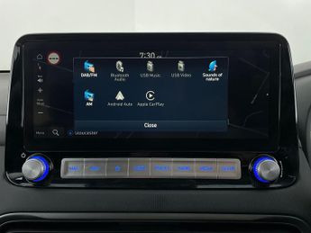 Hyundai Kona 64kWh Premium (10.5kW Charger) (204 ps) - LED - REVERSE CAM - NA