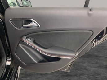 Mercedes-Benz A Class 2.1 A200d AMG Line (Premium) 7G-DCT (136 ps) - CRUISE - PADDLE S