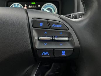Hyundai Kona 64kWh Premium (10.5kW Charger) (204 ps) - LED - REVERSE CAM - NA