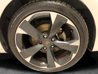 Cupra Leon 1.5 eTSI EVO V1 DSG (150 ps) - LED - REVERSE CAM - NAV