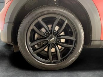 Mini Countryman 1.6 Cooper (122 ps) - STEERING WHEEL - 2-SPOKE LEATHER - BONNET