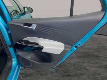 Volkswagen ID.3 Pro Performance 58kWh Family (204 ps) - PARK SENSORS - DAB
