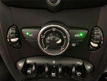 Mini Countryman 1.6 Cooper (122 ps) - STEERING WHEEL - 2-SPOKE LEATHER - BONNET 