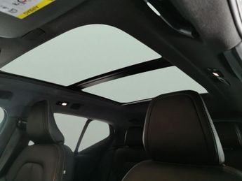 Volvo XC40 Recharge Twin 78kWh Pro AWD (408 ps) - ADAPT CRUISE - CARPLAY -