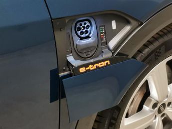 Audi e-tron 50 Technik quattro 71.2kWh (11kW Charger) (313 ps) - ADJUSTABLE 