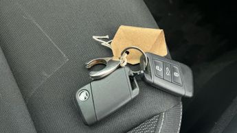 Skoda Karoq 1.5 TSI ACT SE Drive DSG (150 ps) - SMARTLINK - NAV - BLUETOOTH