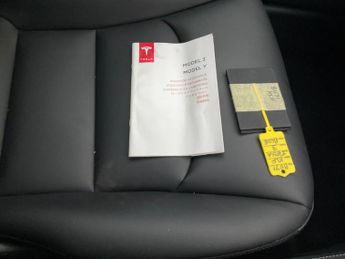 Tesla Model 3 Standard Range Plus RWD (241 bhp) - KEYLESS ENTRY - AUTO PARK - 