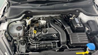 Skoda Karoq 1.5 TSI ACT SE Drive DSG (150 ps) - SMARTLINK - NAV - BLUETOOTH