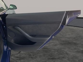 Tesla Model 3 Standard Range Plus RWD (241 bhp) - KEYLESS ENTRY - AUTO PARK -