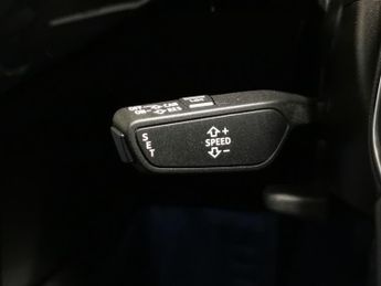 Audi e-tron 50 Technik quattro 71.2kWh (11kW Charger) (313 ps) - ADJUSTABLE