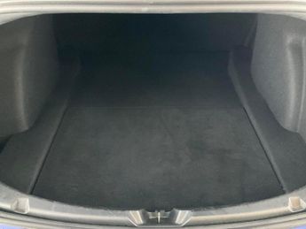 Tesla Model 3 Standard Range Plus RWD (241 bhp) - KEYLESS ENTRY - AUTO PARK -