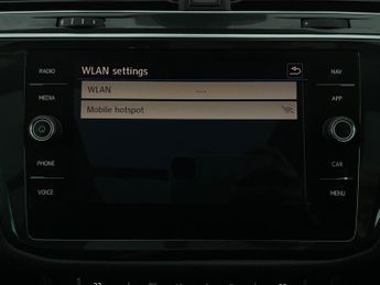 Volkswagen Tiguan 2.0 BiTDI R-Line DSG 4Motion (240 ps) - DYNAUDIO - LED - REVERSE