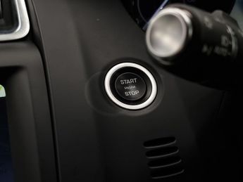 Jaguar E-pace 2.0 D180 SE AWD (180 ps) - NAV - LEATHER - WIFI