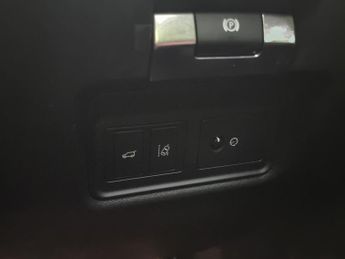 Jaguar E-pace 2.0 D180 SE AWD (180 ps) - NAV - LEATHER - WIFI