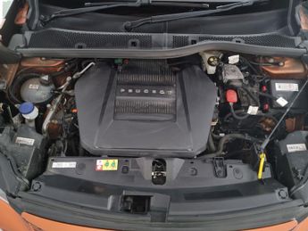 Peugeot E-2008 50kWh GT Premium (136 ps) - REVERSE CAM - ALCANTARA - NAV