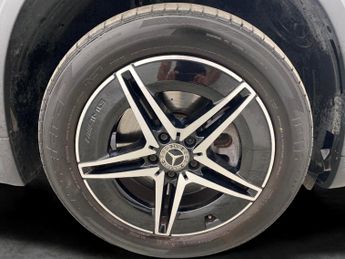 Mercedes-Benz EQA EQA 250 66.5kWh AMG Line (190 ps) - ADAPTIVE LIGHTS - HEATED LEA