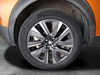 Peugeot E-2008 50kWh GT Premium (136 ps) - REVERSE CAM - ALCANTARA - NAV