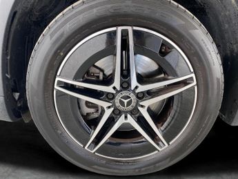 Mercedes-Benz EQA EQA 250 66.5kWh AMG Line (190 ps) - ADAPTIVE LIGHTS - HEATED LEA