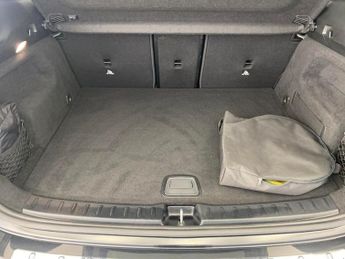 Mercedes-Benz EQA EQA 250 66.5kWh AMG Line (190 ps) - ADAPTIVE LIGHTS - HEATED LEA