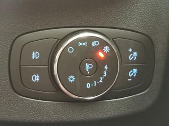 Ford Puma 1.0T EcoBoost MHEV Titanium DCT (125 ps) - CLOTH - BLACK - LED -