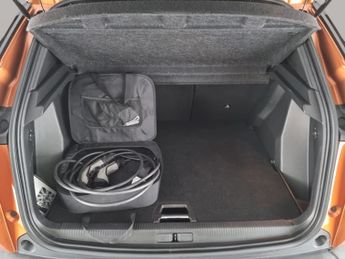 Peugeot E-2008 50kWh GT Premium (136 ps) - REVERSE CAM - ALCANTARA - NAV