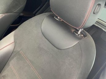 Mercedes-Benz EQA EQA 250 66.5kWh AMG Line (190 ps) - ADAPTIVE LIGHTS - HEATED LEA