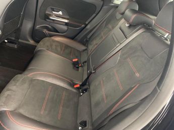 Mercedes-Benz EQA EQA 250 66.5kWh AMG Line (190 ps) - ADAPTIVE LIGHTS - HEATED LEA