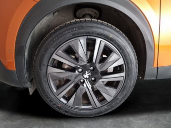Peugeot E-2008 50kWh GT Premium (136 ps) - REVERSE CAM - ALCANTARA - NAV