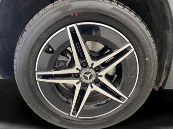 Mercedes-Benz EQA EQA 250 66.5kWh AMG Line (190 ps) - ADAPTIVE LIGHTS - HEATED LEA