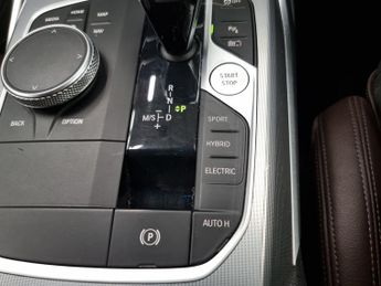 BMW 3 Series 2.0 330e 12kWh M Sport Touring Plug-in xDrive (292 ps) - LEATHER