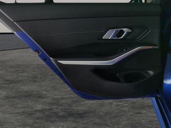 BMW 3 Series 2.0 320i M Sport (184 ps) - 19IN ALLOYS - M SPORT PRO - CARPLAY