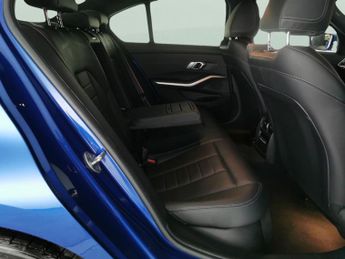 BMW 3 Series 2.0 320i M Sport (184 ps) - 19IN ALLOYS - M SPORT PRO - CARPLAY